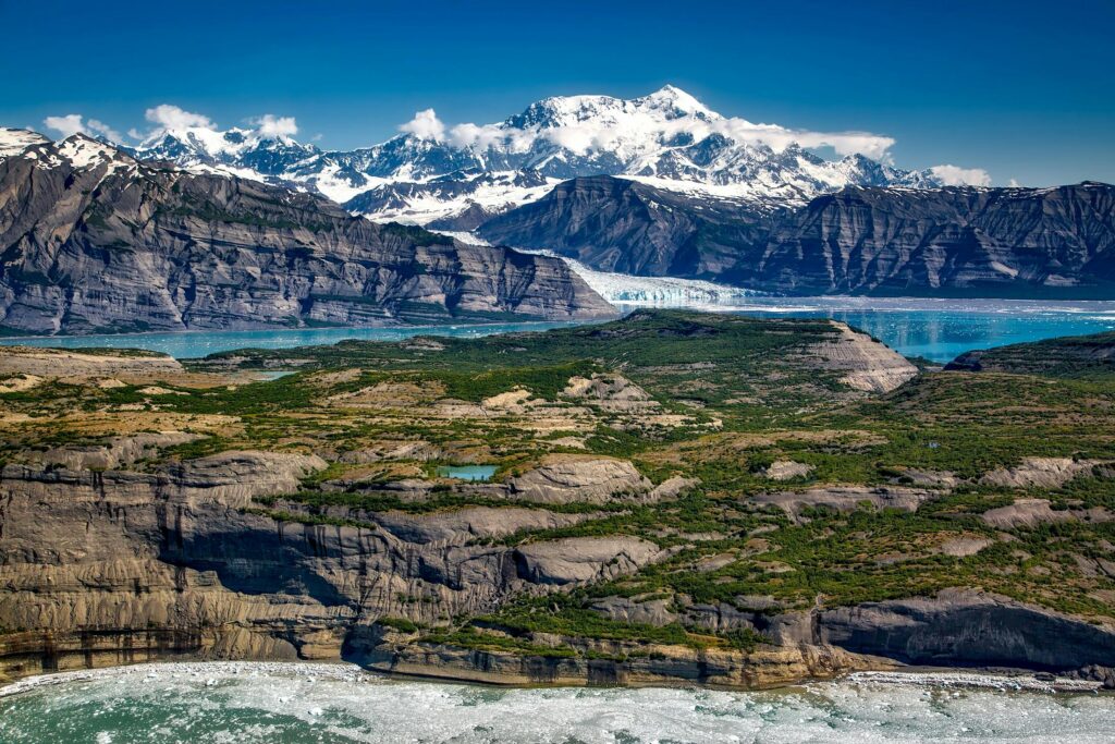 Alaska car shipping with enclosed trailer